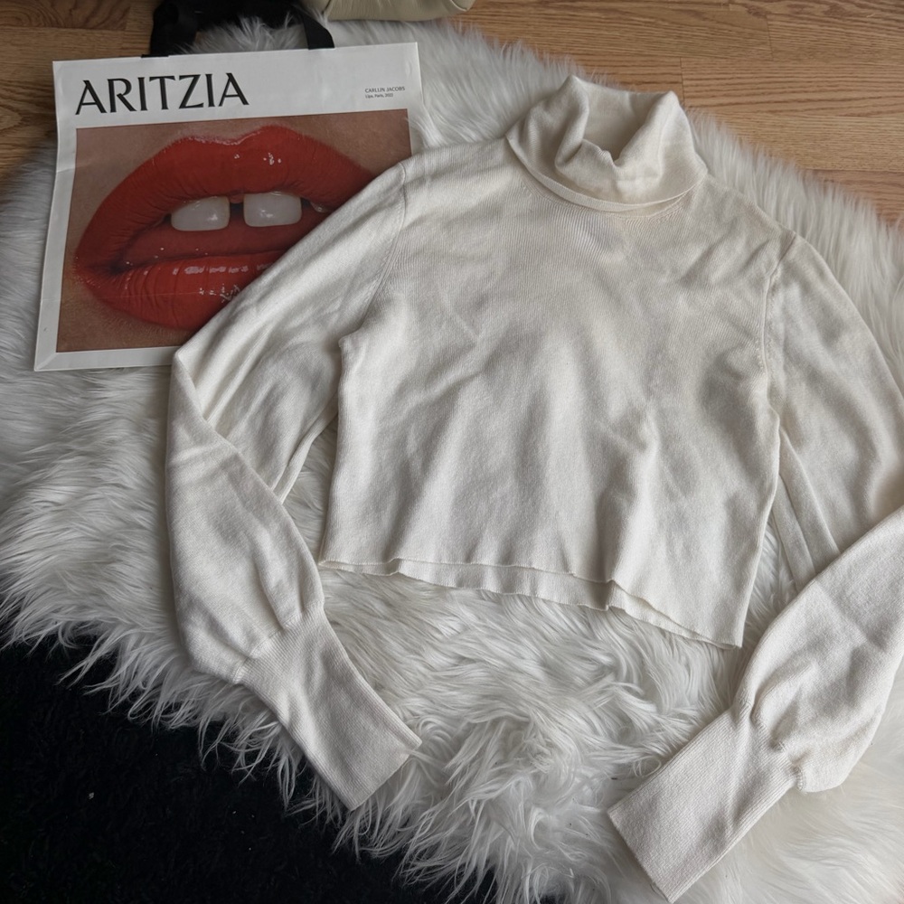 Aritzia Wilfred Cream Cropped Turtleneck Sweater - Picture 2 of 4